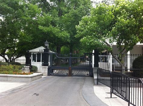 White house gate photos