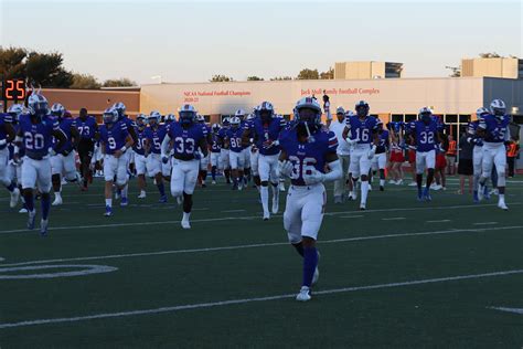 Hey Blue Dragon fans – get your asses to Gowans Stadium on Saturday - The Hutchinson Collegian