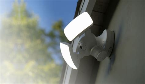 Maximus Smart Motion Sensor Light With Security Camera for Outdoor Video Surveillance