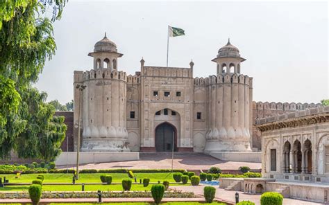 List of Historical Forts in Pakistan That You Must Visit | Zameen Blog