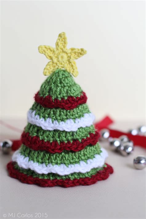 14 DIY Tabletop Christmas Trees That Excite - Shelterness