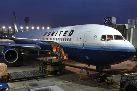 File:United Airlines B763 N651UA.jpg - Wikimedia Commons