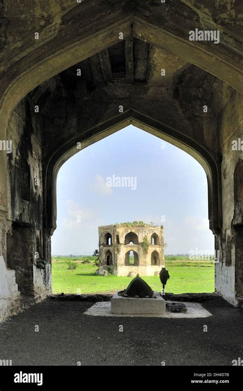 Tomb chand bibi ahmednagar maharashtra hi-res stock photography and images - Alamy