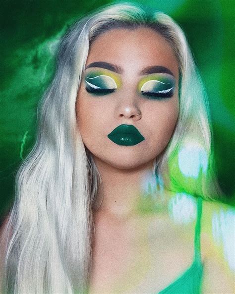 Poison Ivy 💚 | Character makeup, Makeup, Halloween face makeup