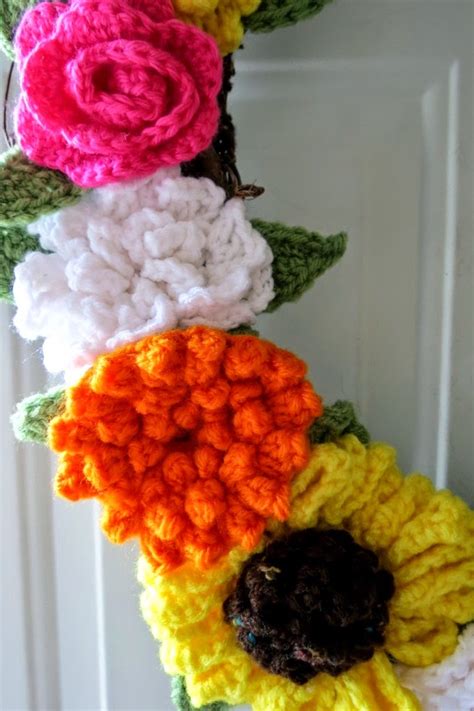 Sweet Bee Buzzings: Crocheted Flower Wreath