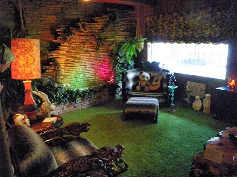 Graceland Jungle Room | Carl Hoetzl | Flickr