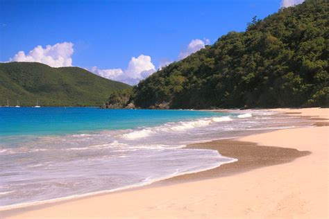 Cinnamon Bay Beach St. John Usvi by Roupen Baker