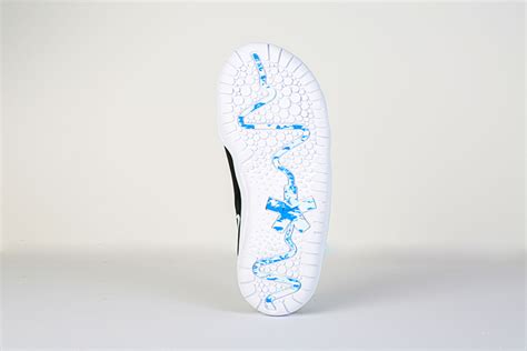 Nike Releases A New Shoe Designed Specifically For Doctors And Nurses ...