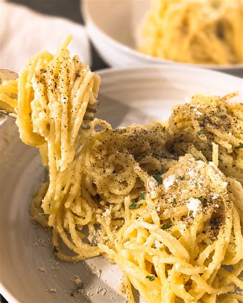 6 Ingredient Truffle Pasta - thebuttababe.com