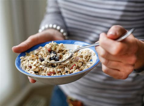 12 Side Effects of Eating Oatmeal, Say Dietitians — Eat This Not That