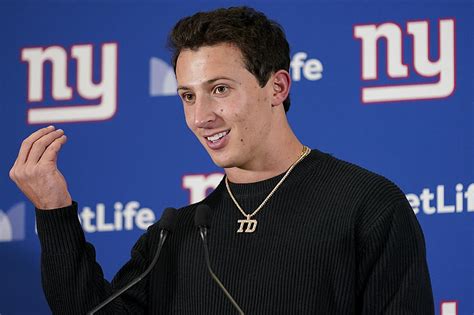 Giants Tommy DeVito signing autographs at this Wayne, NJ sub shop