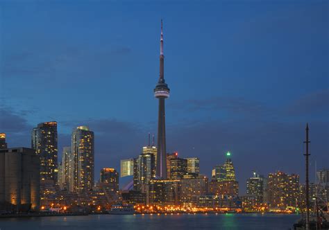 File:Toronto - ON - Skyline bei Nacht.jpg - Wikimedia Commons