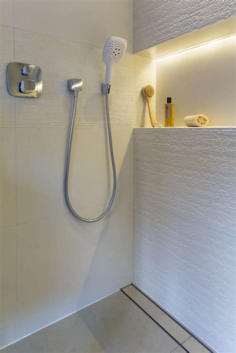 under vanity lighting - Google Search | Eclairage douche, Idée salle de bain, Led salle de bain