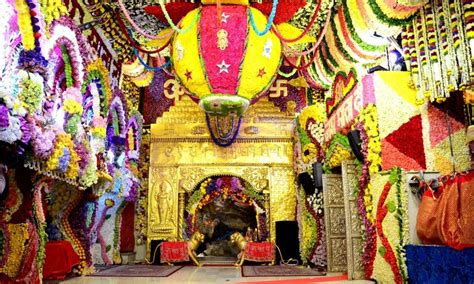 Indigenous-foreign fruits, flowers adorn Mata Vaishno Devi Bhawan ...