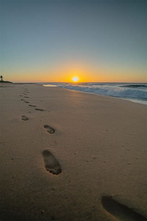 4K free download | Beach, sunset, footprints, sand, HD phone wallpaper ...