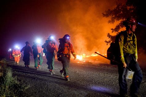 As wildfire season looms, California adds 900 firefighters to its crews ...