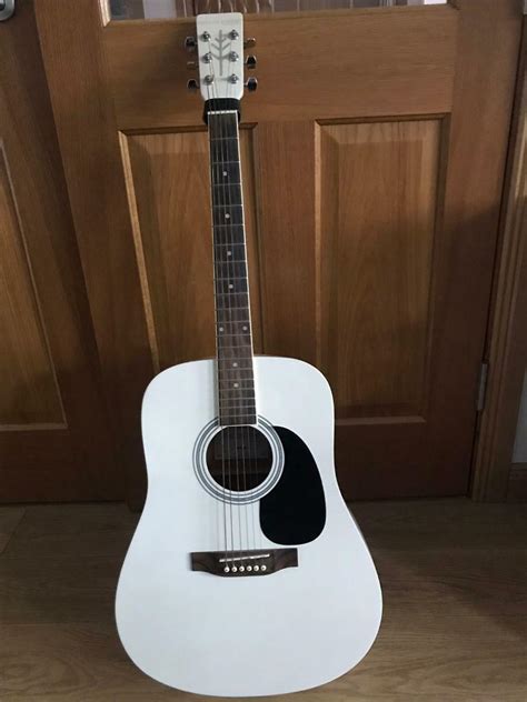 White acoustic guitar | in Leven, Fife | Gumtree