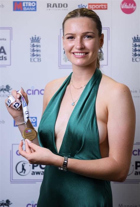 Lauren Bell : r/womencricketers