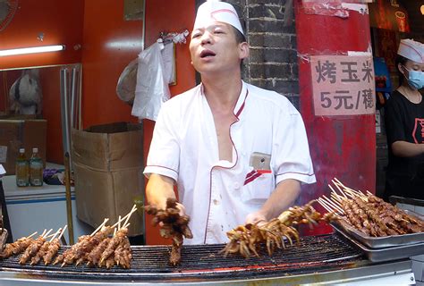 Taiyuan's Food Street - Holachina.com