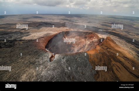 Bird view image showing the crater of Mauna Loa, the most active ...