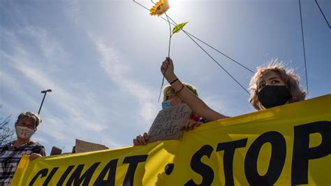 French MPs set to approve new climate law criticised by green groups