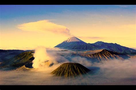 Waktu yang Tepat Berkunjung ke Gunung Bromo | Matahari terbit, Pemandangan, Taman nasional