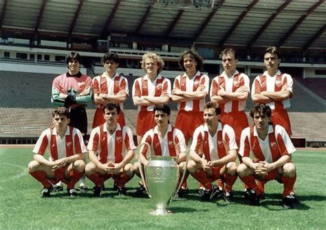 Estrella Roja de Belgrado (serbio: Fudbalski klub Crvena Zvezda Beograd; serbio cirílico ...