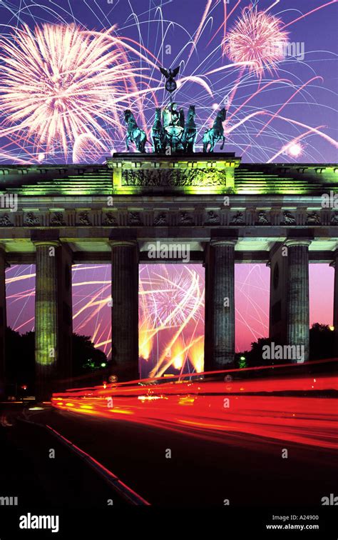 Brandenburg gate unification hi-res stock photography and images - Alamy