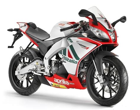 First 200 Aprilia RS4 125 Units Come With Free Quickshifter in the UK ...