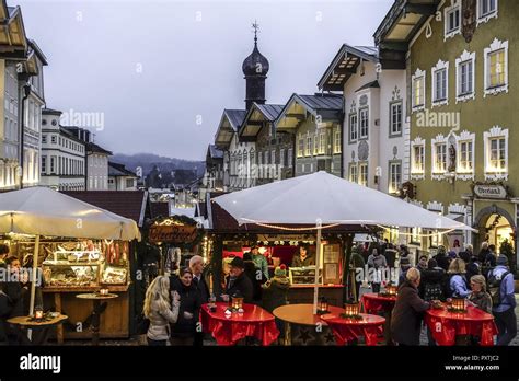 Weihnachtsmarkt in Bad Tölz, Bayern, Deutschland, Christmas Market in ...