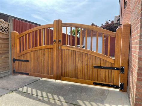 Wooden DRIVEWAY Gates from The Wooden Gate Company