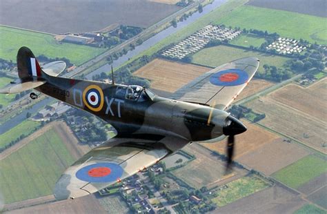 THE BATTLE OF BRITAIN - The making of the movie - Spitfires