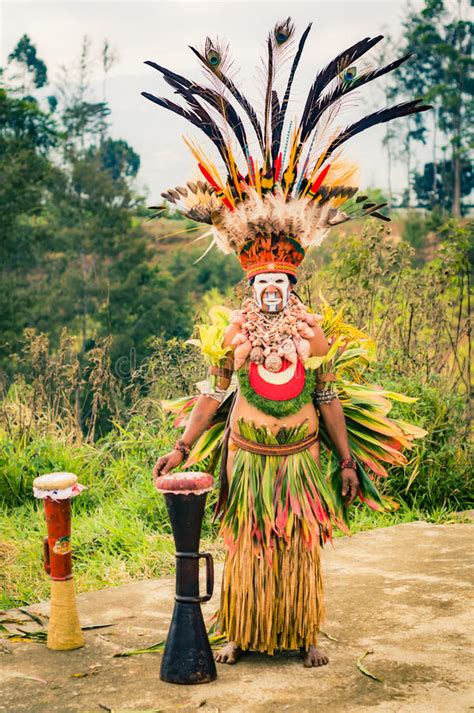 Man in Complex Costume in Papua New Guinea Editorial Stock Image - Image of editorial, face ...