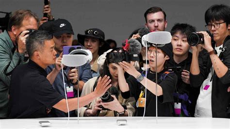 Apple Vision Pro: Missing the big picture on generative AI? - Nikkei Asia