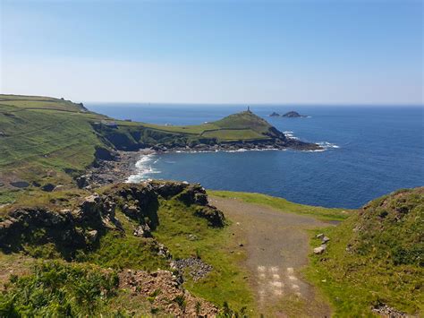 Hiking in Cornwall: Best trails, packing list & tours