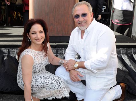 Stage musical planned around Gloria Estefan, husband - CBS News