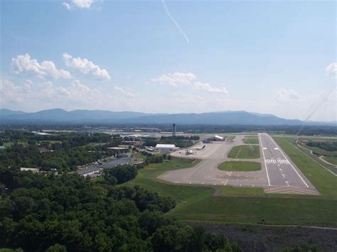 KROA Roanoke Regional Airport, Woodrum Field, Roanoke, VA 2012-05-31 ...