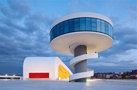 Oscar Niemeyer: The Leftist Who Built Brasilia - Arch2O.com