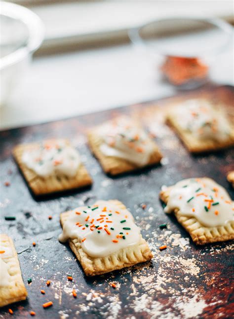 Homemade Pumpkin Pie Pop Tarts - Food Banjo