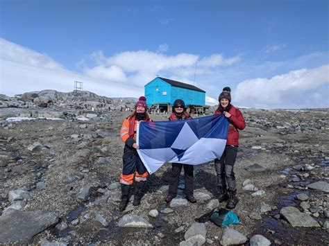 Learn All About Antarctica’s First Flag Called ‘True South’ [Interview] | My Modern Met