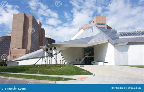 Kemper Museum Kansas City editorial stock photo. Image of legs - 79788338