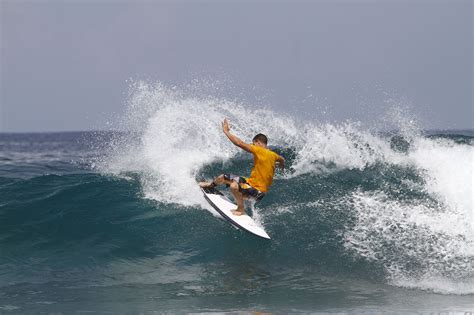 Telos, telo island lodge, surfing, surfing telos, indonesia