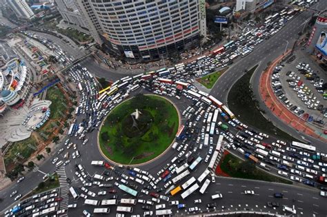 Roundabouts Increase Certain Kinds of Auto Crashes - Bloomberg