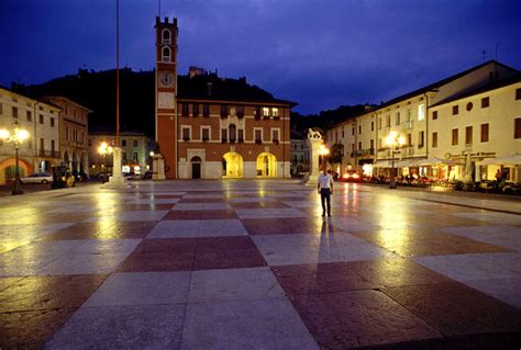 VisitsItaly.com - Welcome to Marostica in the Veneto Region