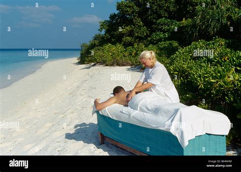 Maldives - SPA - Massage Stock Photo - Alamy