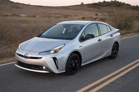 2022 Toyota Prius Review: The Benchmark Fuel Economy Champion