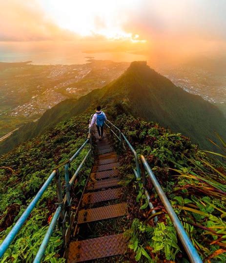 Stairway to Heaven — Oahu Hike