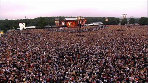 Robbie Williams: Live at Knebworth - Robbie Williams Image (3436430 ...