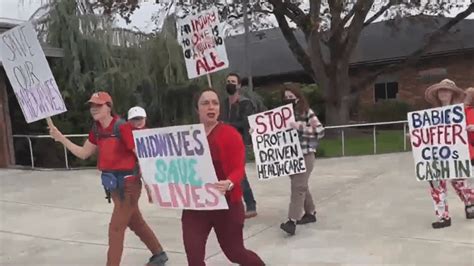 Midwives protest unit closure at McKenzie Willamette Medical Center