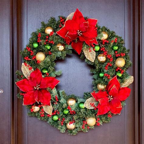 Christmas poinsettia wreath | Holiday projects, Christmas poinsettia ...